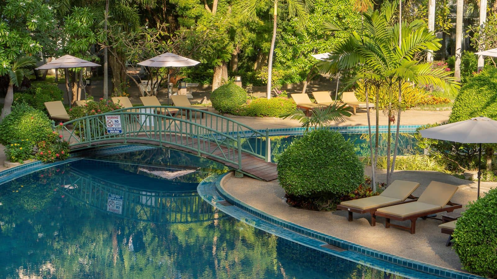 pools-outdoor-pool