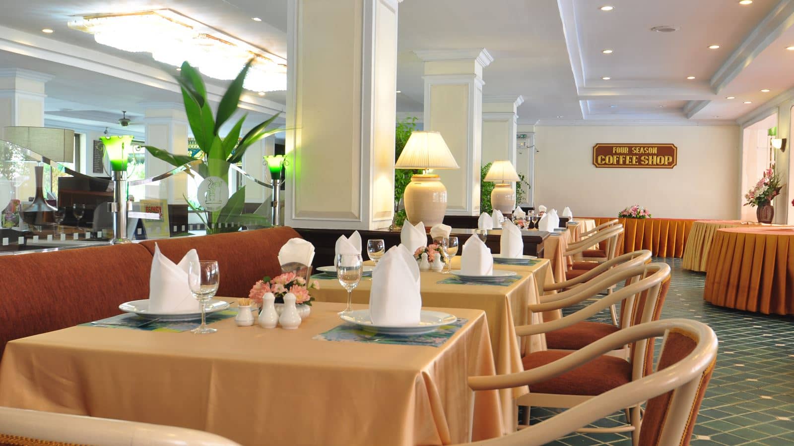 restaurants-four-season-restaurant