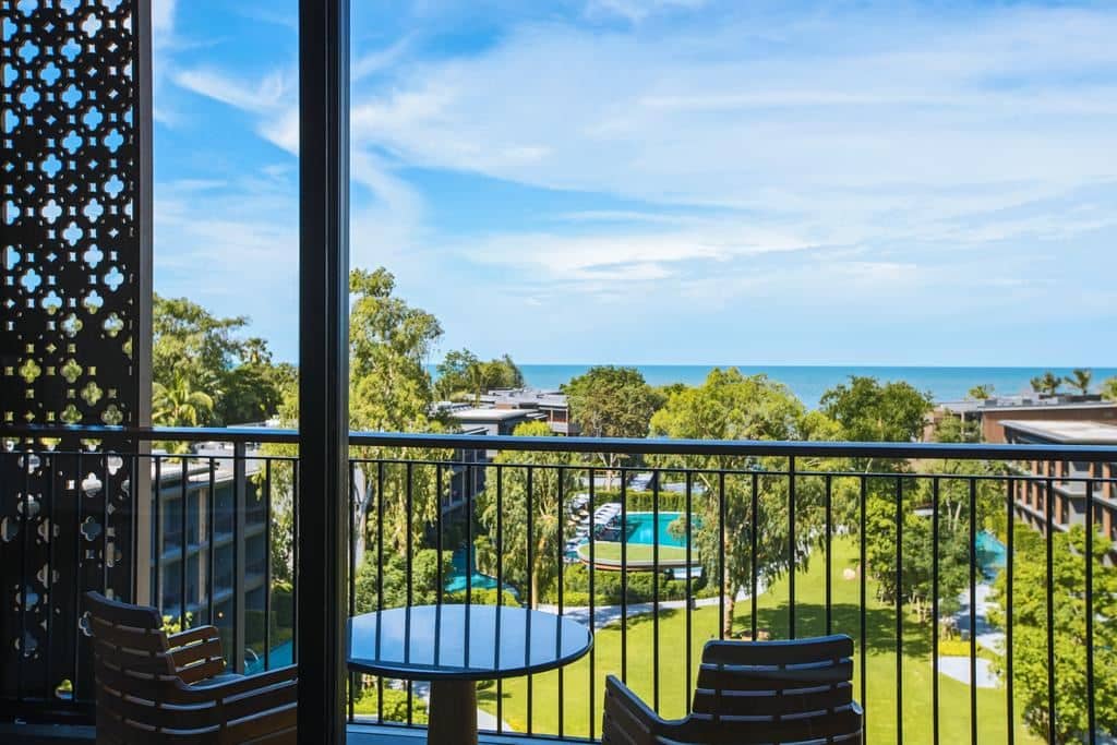 rooms-deluxe-sea-view