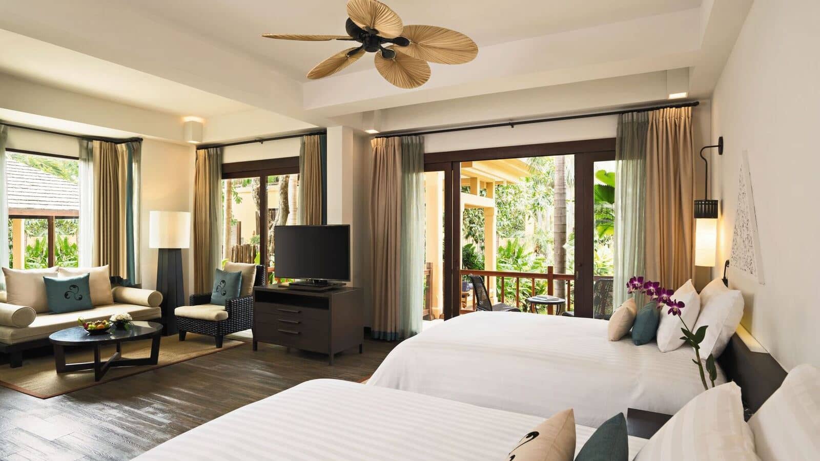 rooms-terrace-suite-with-lagoon-view