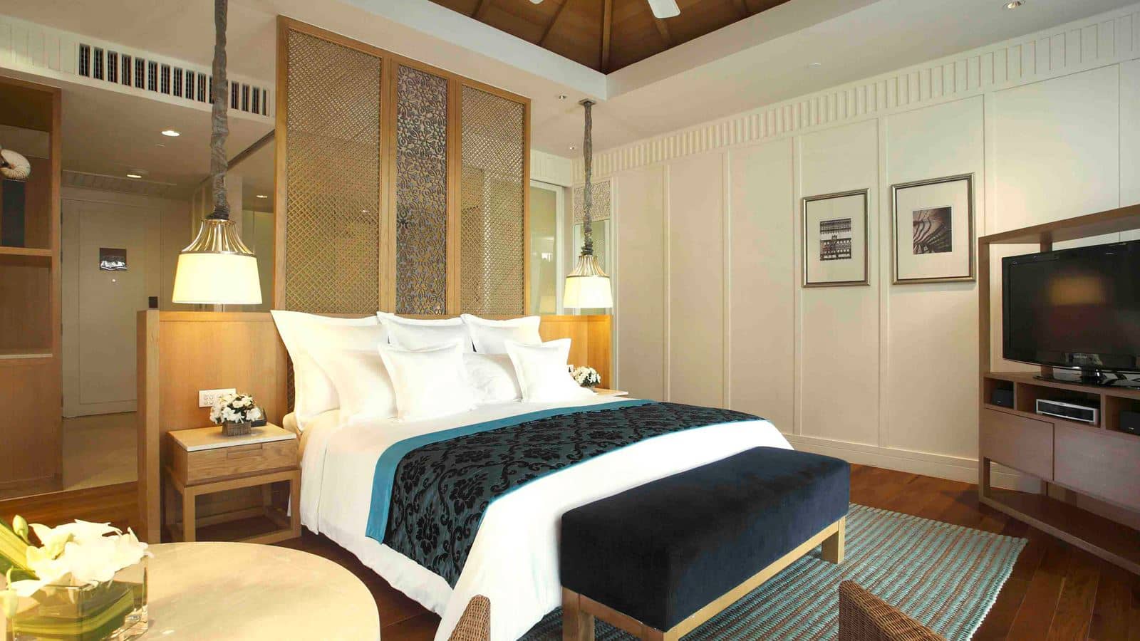 rooms-club-intercontinental-room-beach-wing