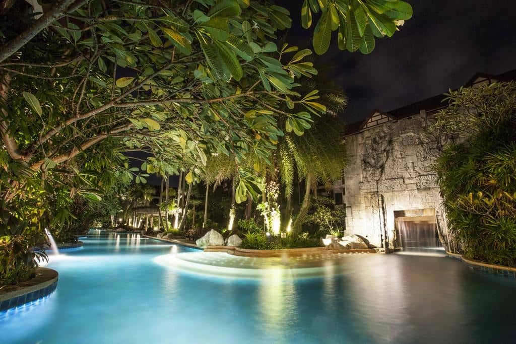 pools-outdoor-pool