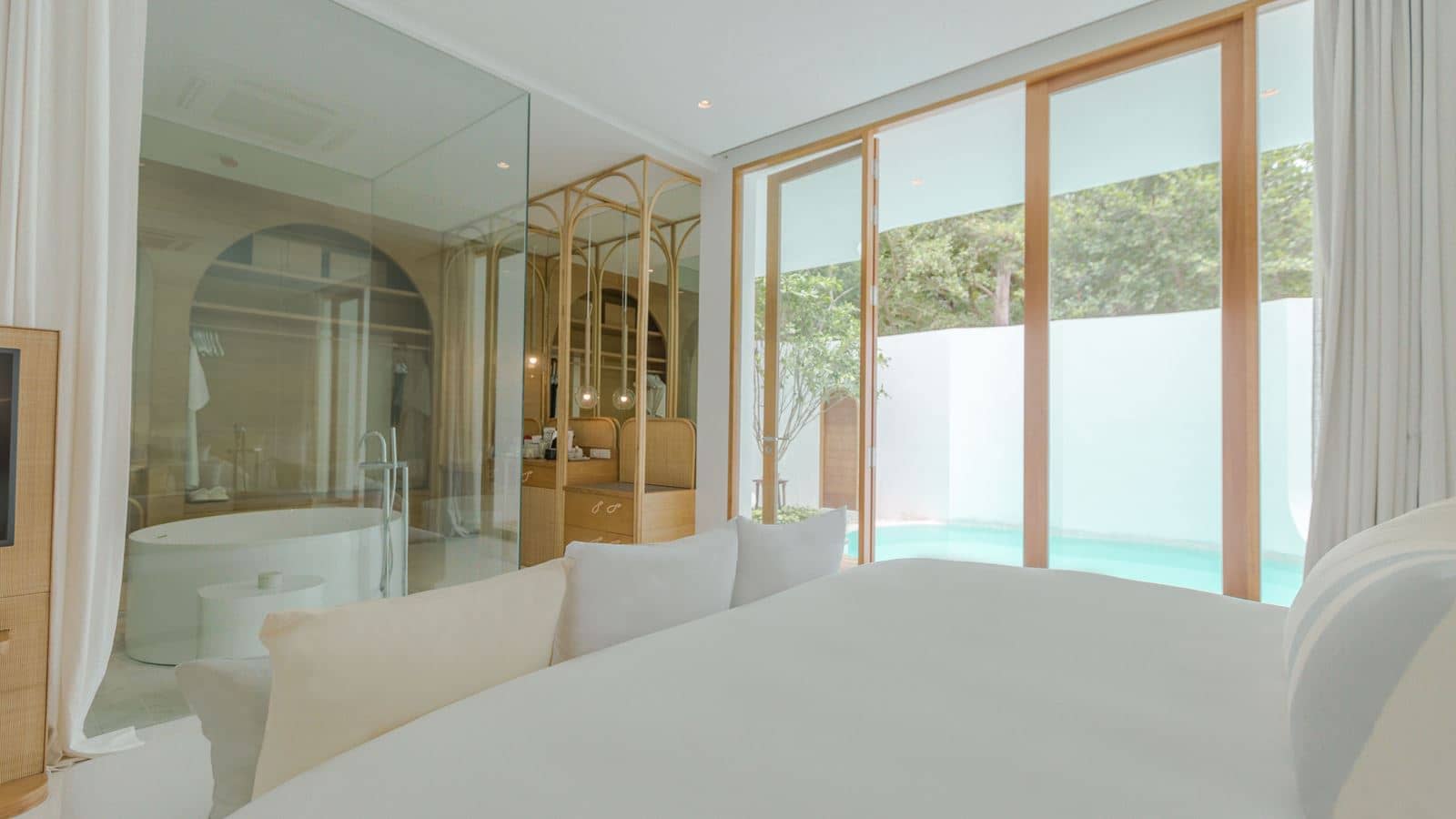 rooms-garden-pool-villa