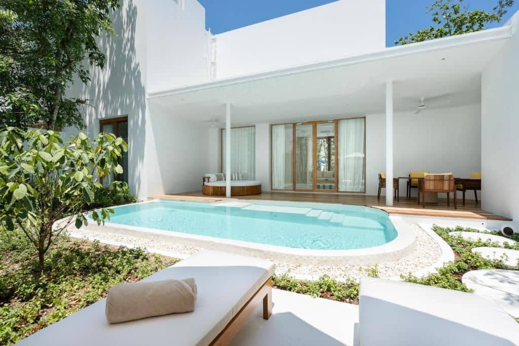 rooms-garden-two-bedroom-family--friends-grand-villa