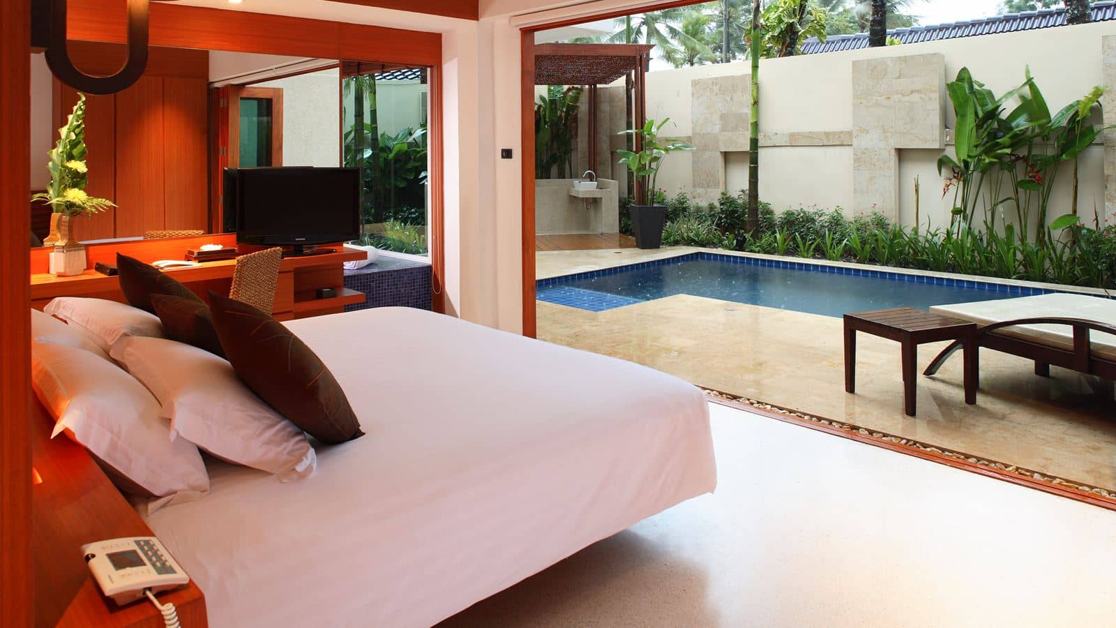 rooms-pool-villa-with-loft