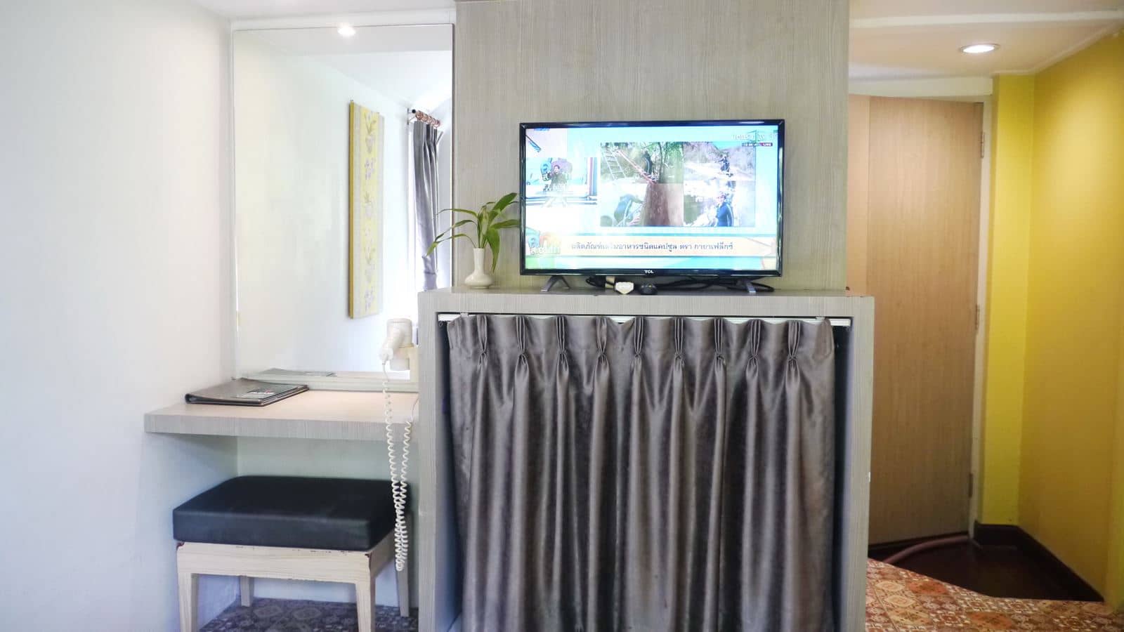 rooms-economy-room