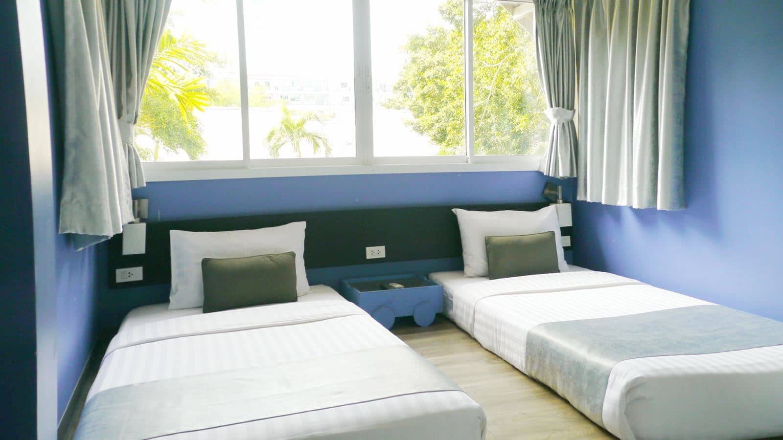 rooms-economy-room