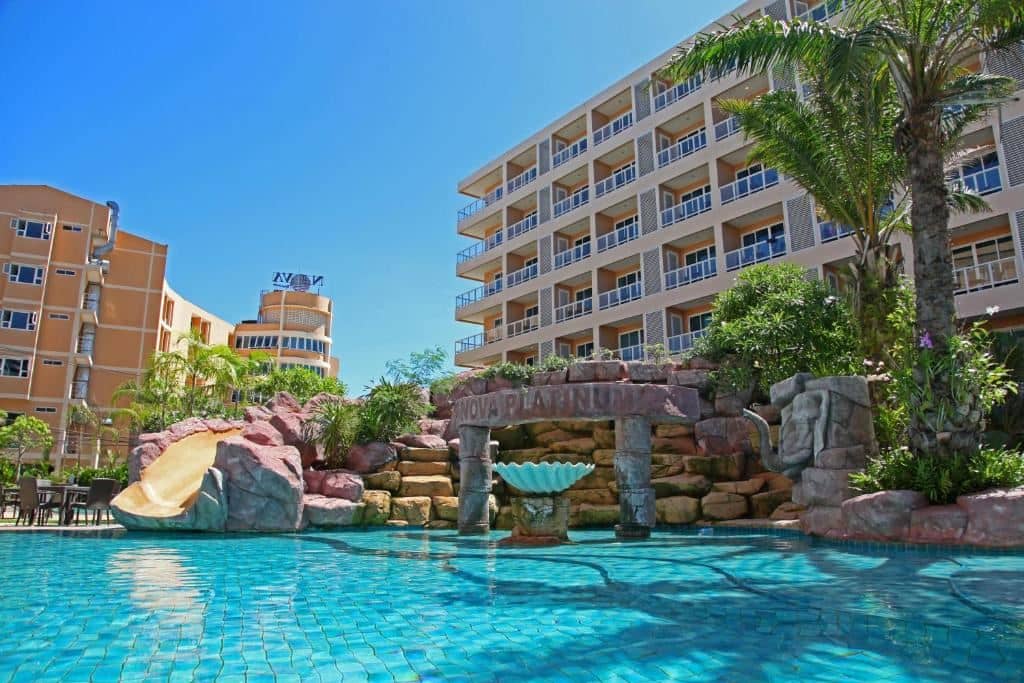 pools-outdoor-pool