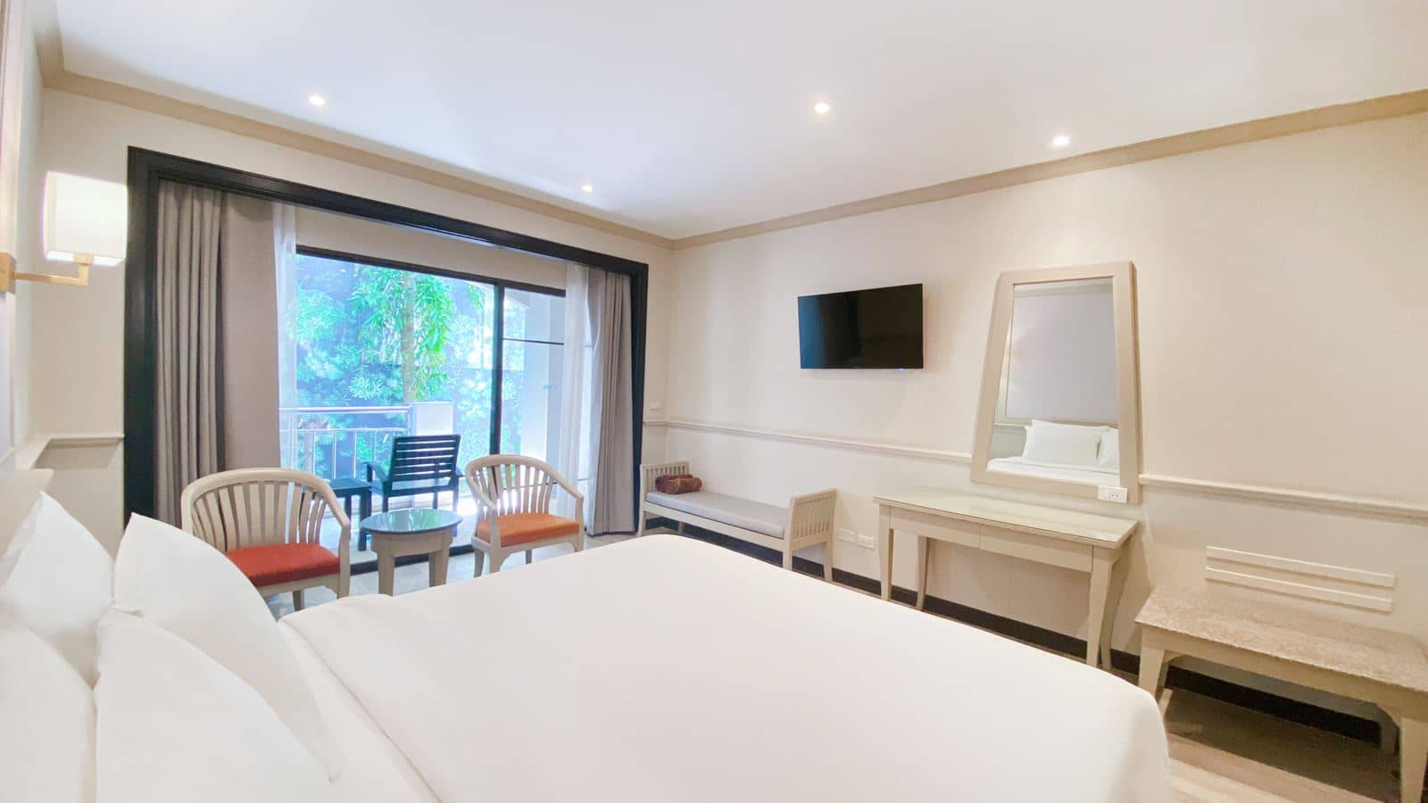 rooms-deluxe-room