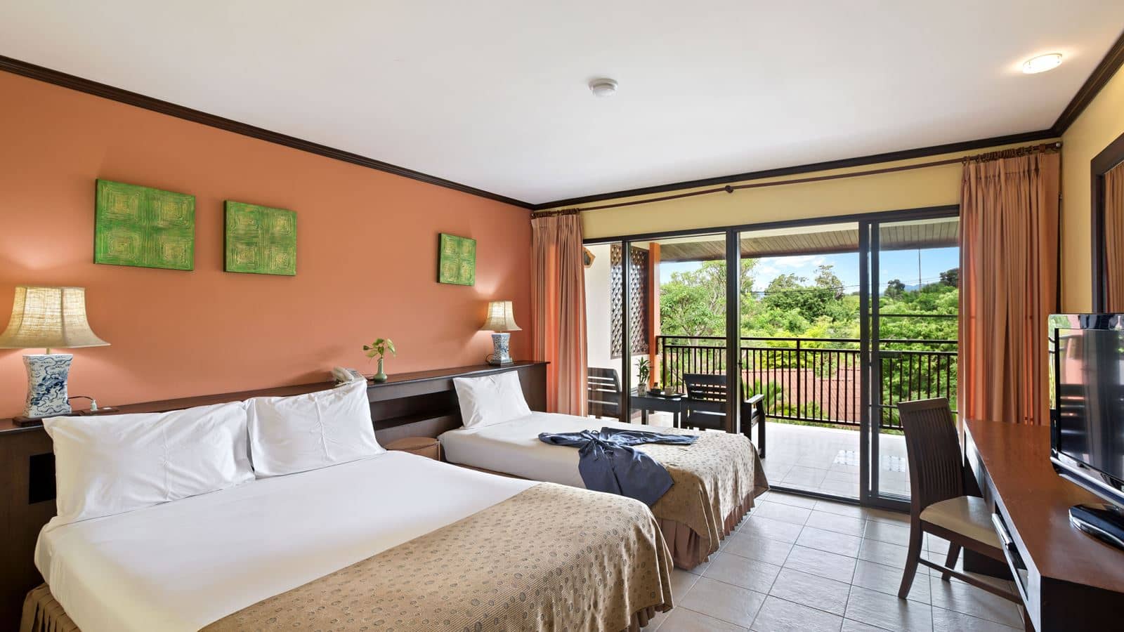 rooms-hotel-room