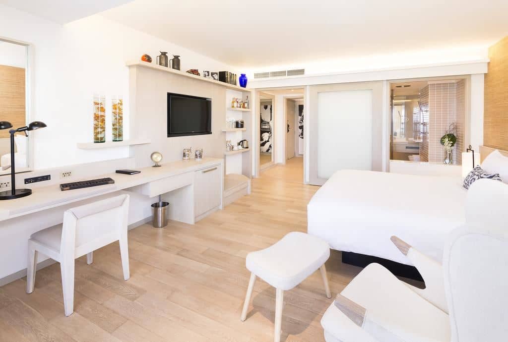 rooms-executive-club-room