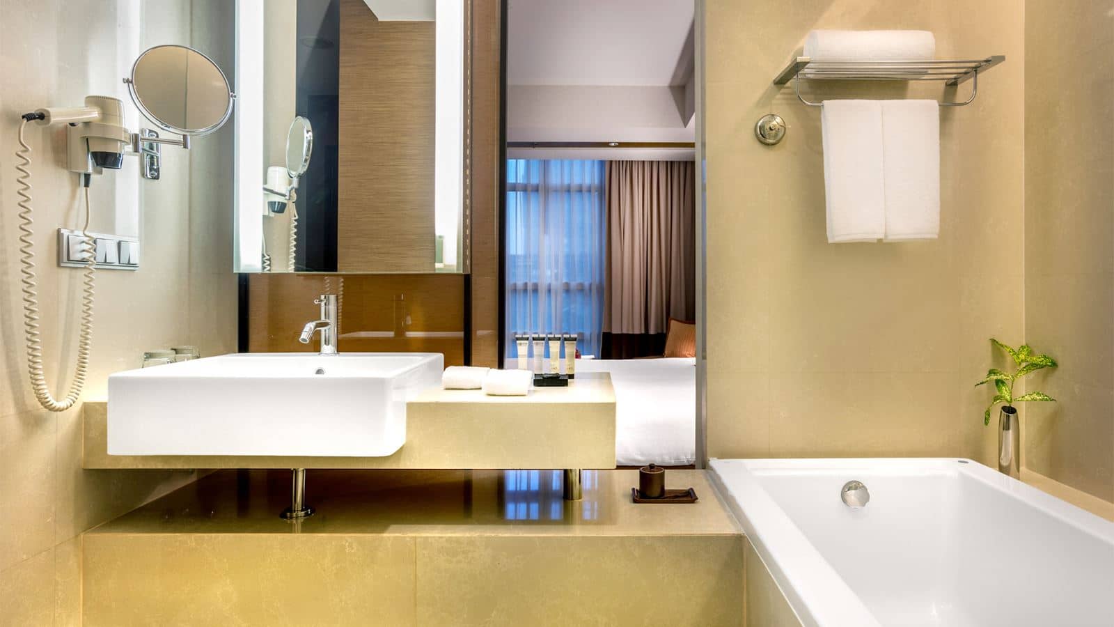 rooms-superior-room