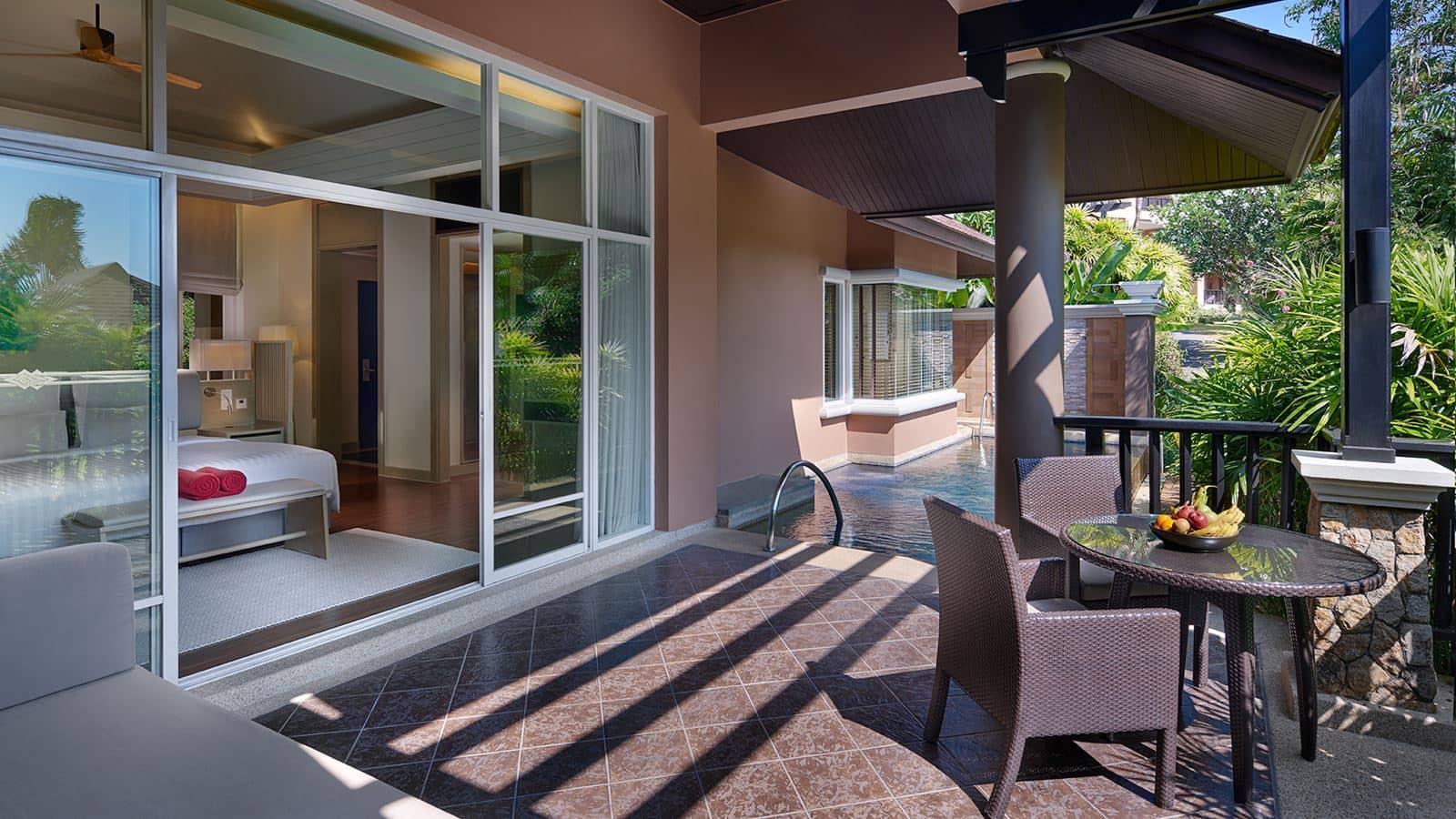 rooms-pool-villa-garden