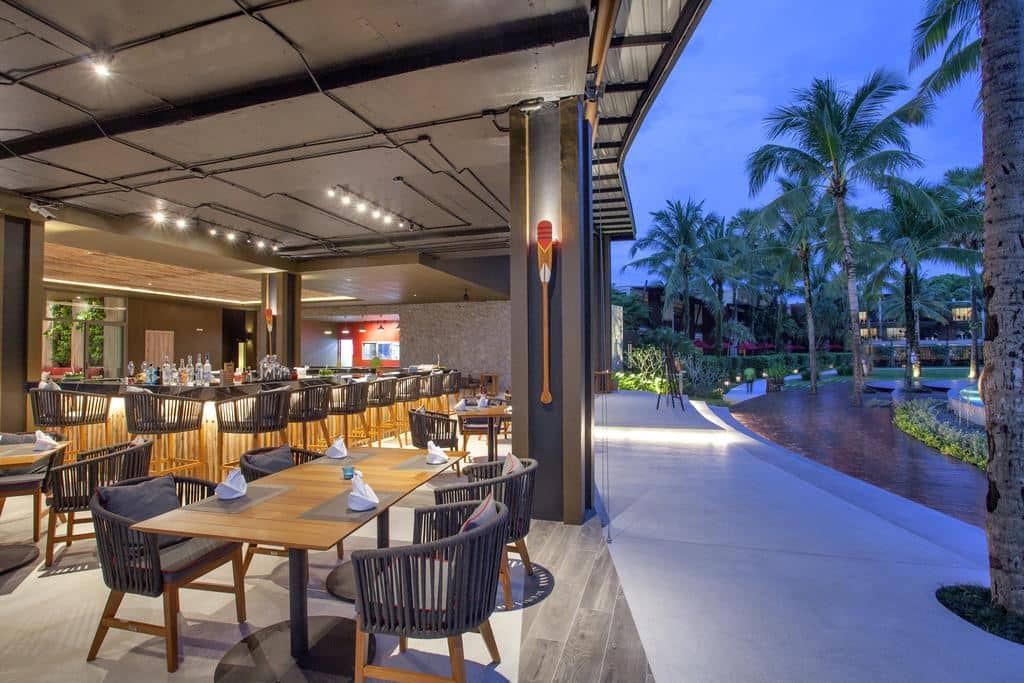 restaurants-sassis-beach-club