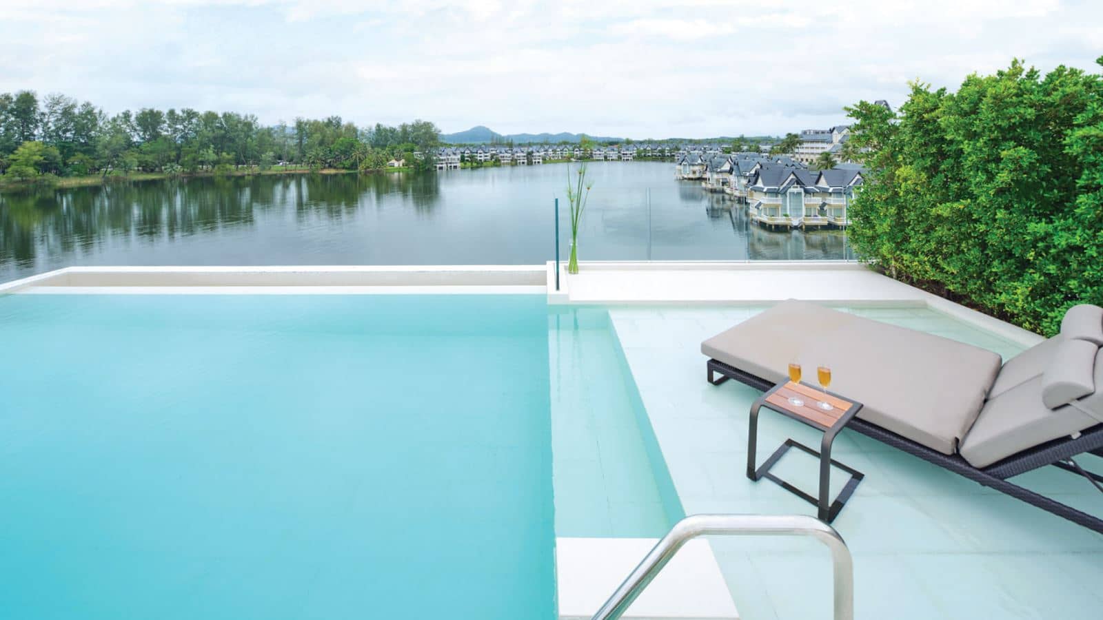 rooms-2bedroom-pool-suite-lagoon-view