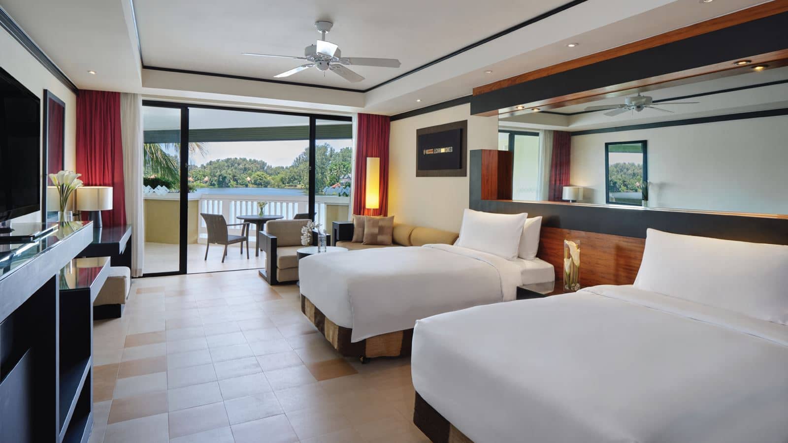 rooms-laguna-grand-room