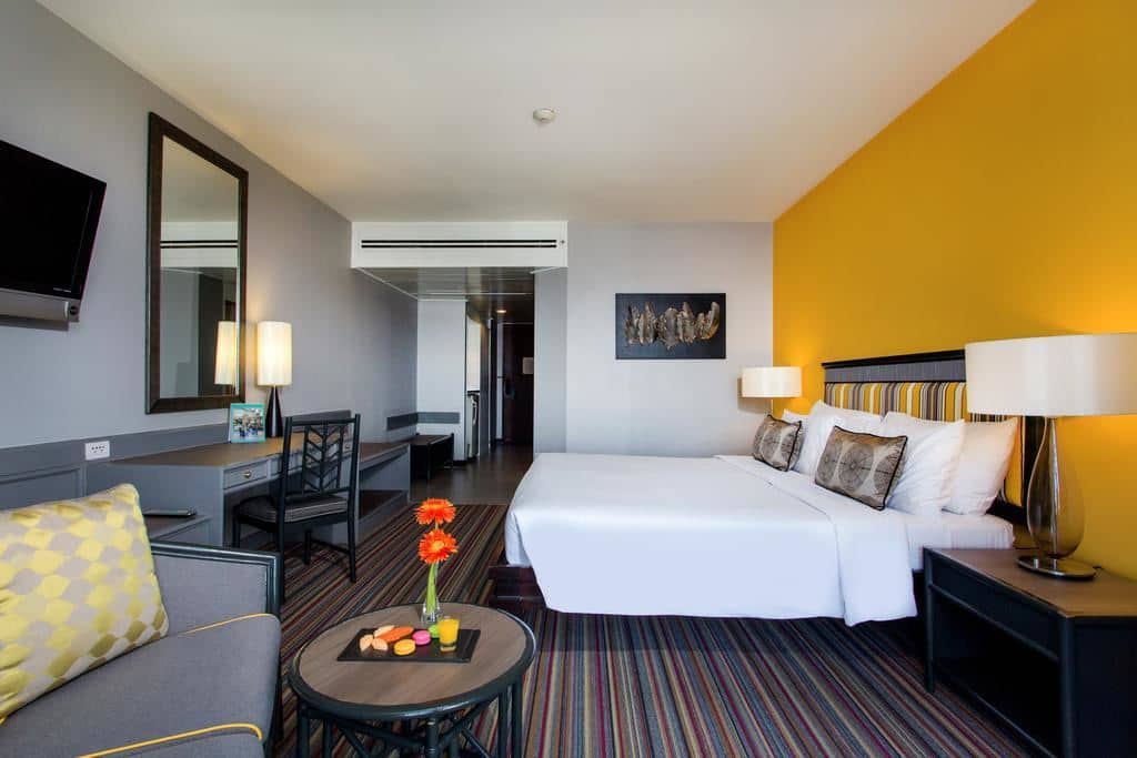 rooms-deluxe-city-view
