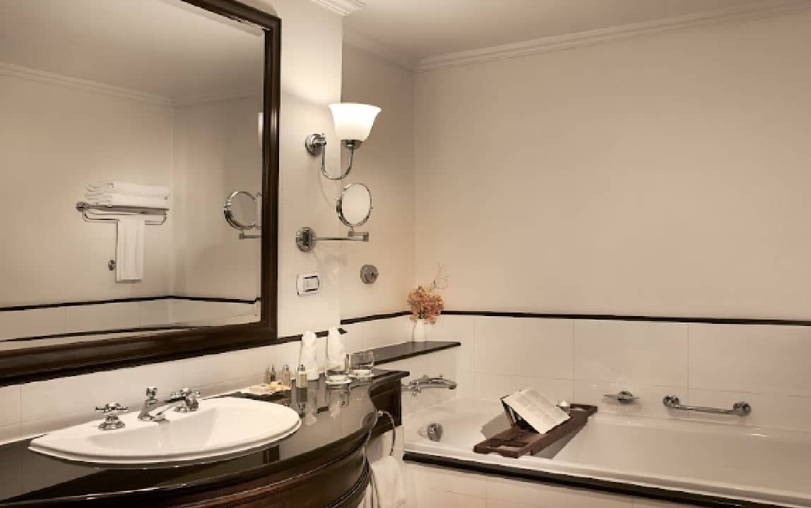 rooms-superior-room