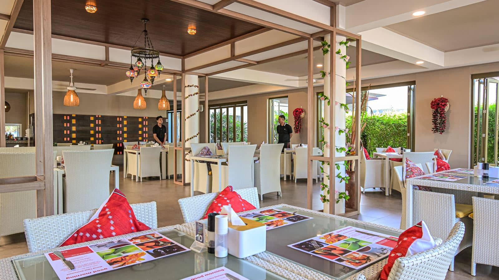 restaurants-morngtalay-restaurant-and-terrace-bar