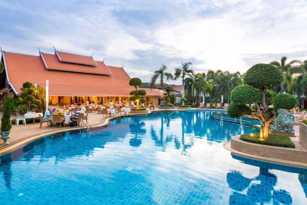 pools-outdoor-pool