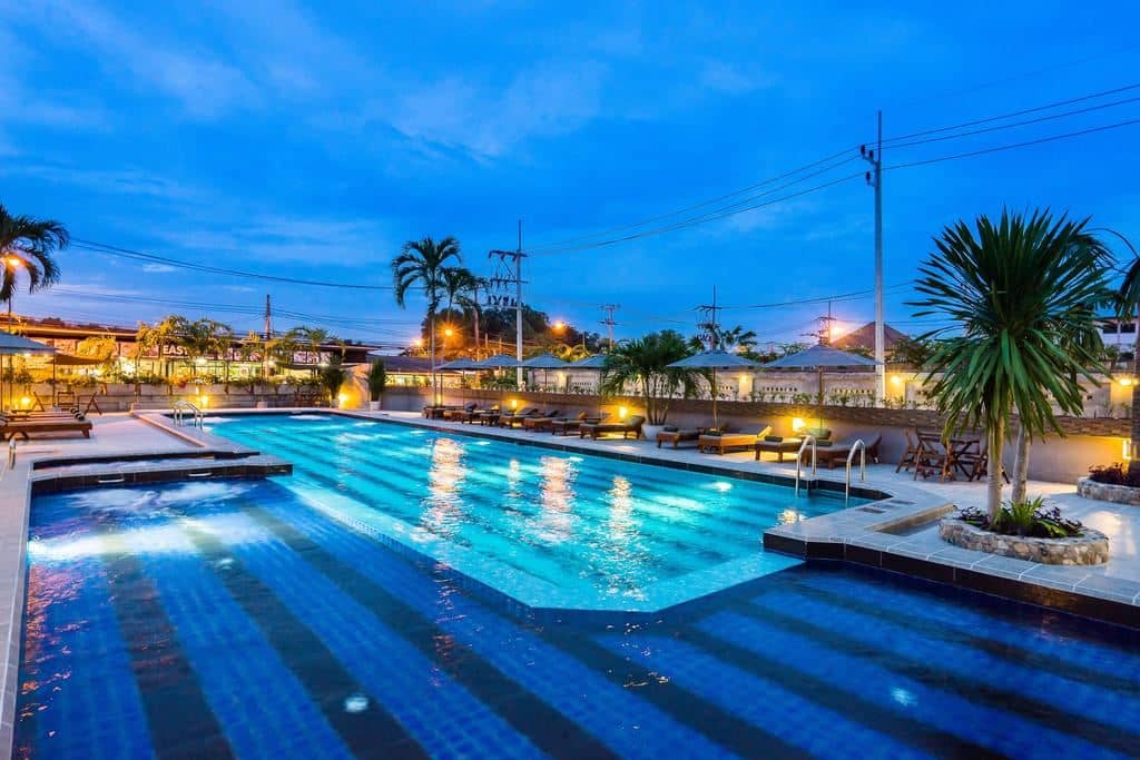 pools-outdoor-pool