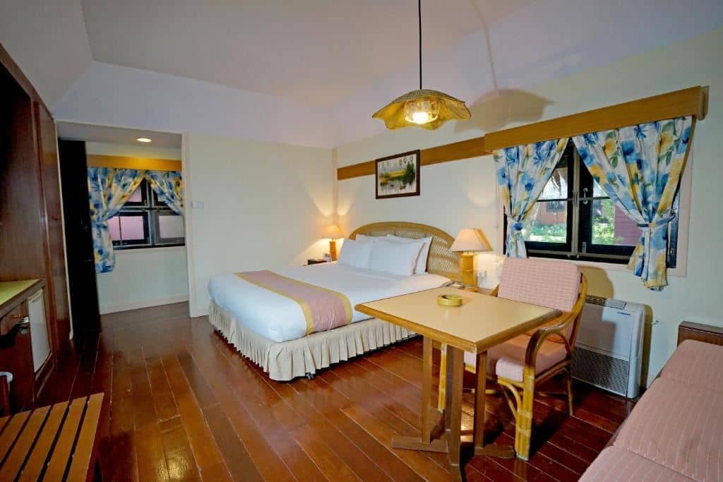 rooms-garden-family
