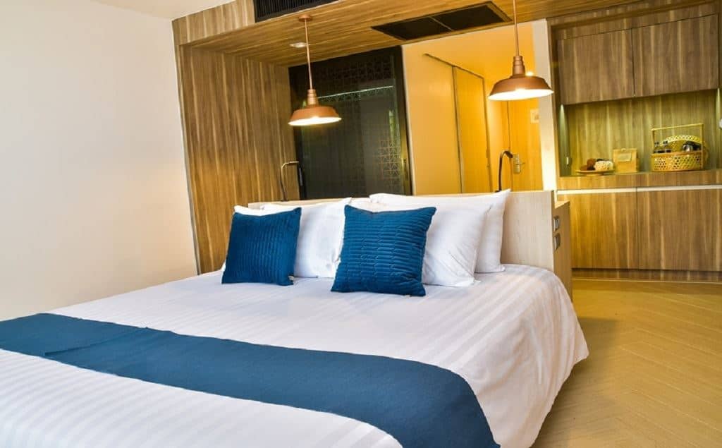 rooms-resort-room