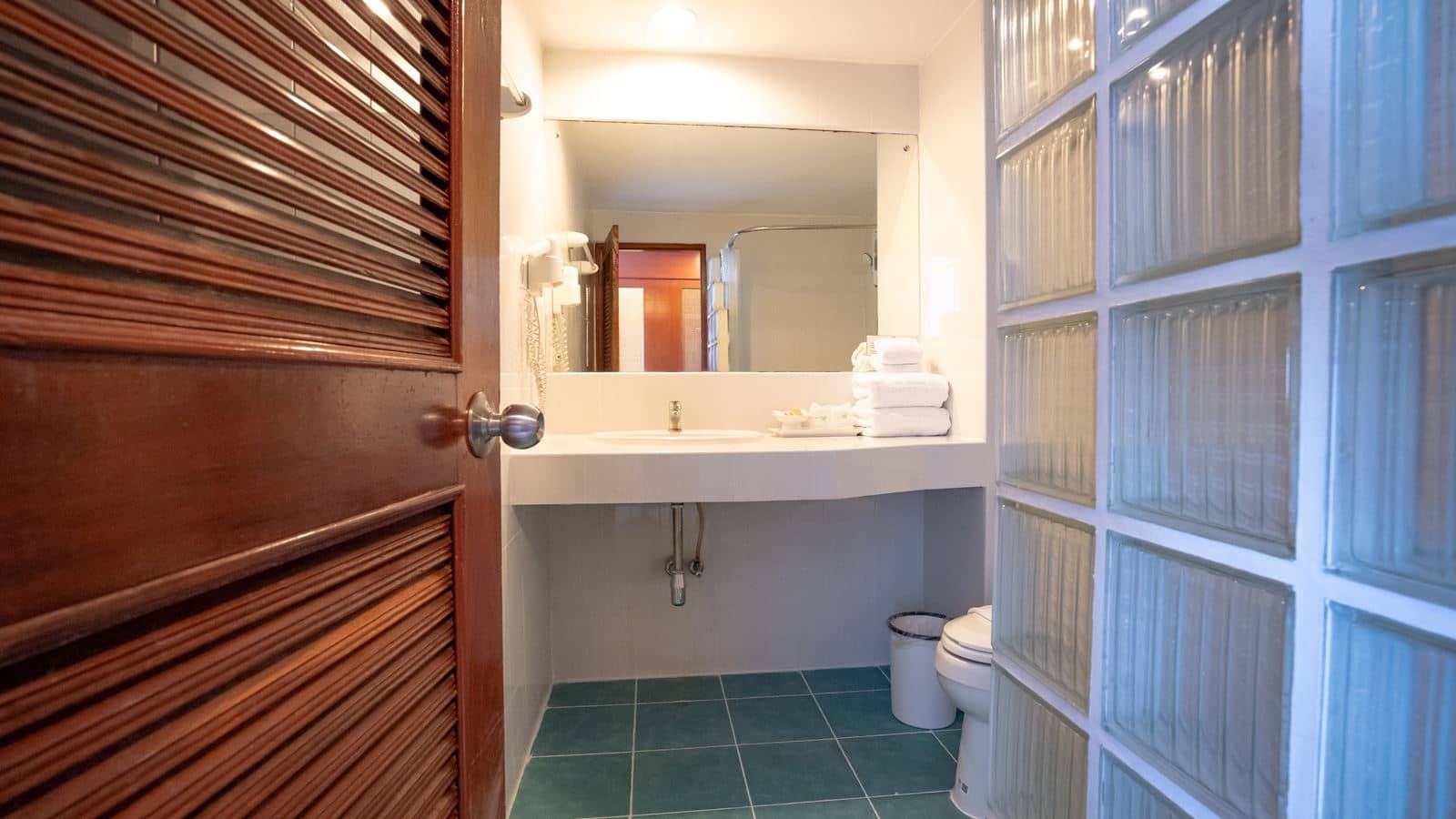 rooms-superior-room