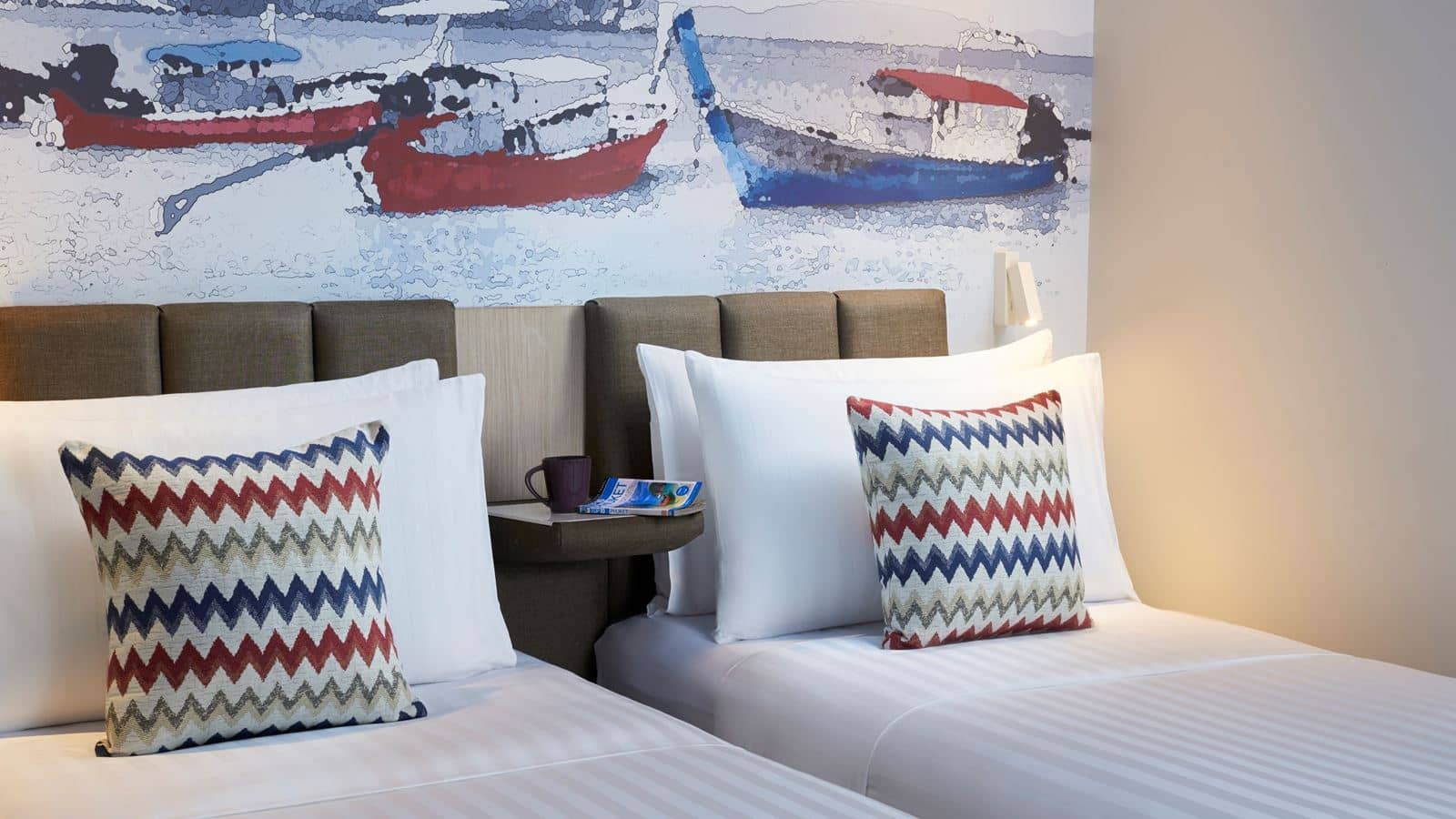 rooms-deluxe-sunset-room
