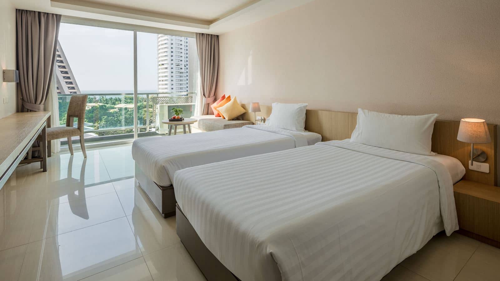 rooms-deluxe-room