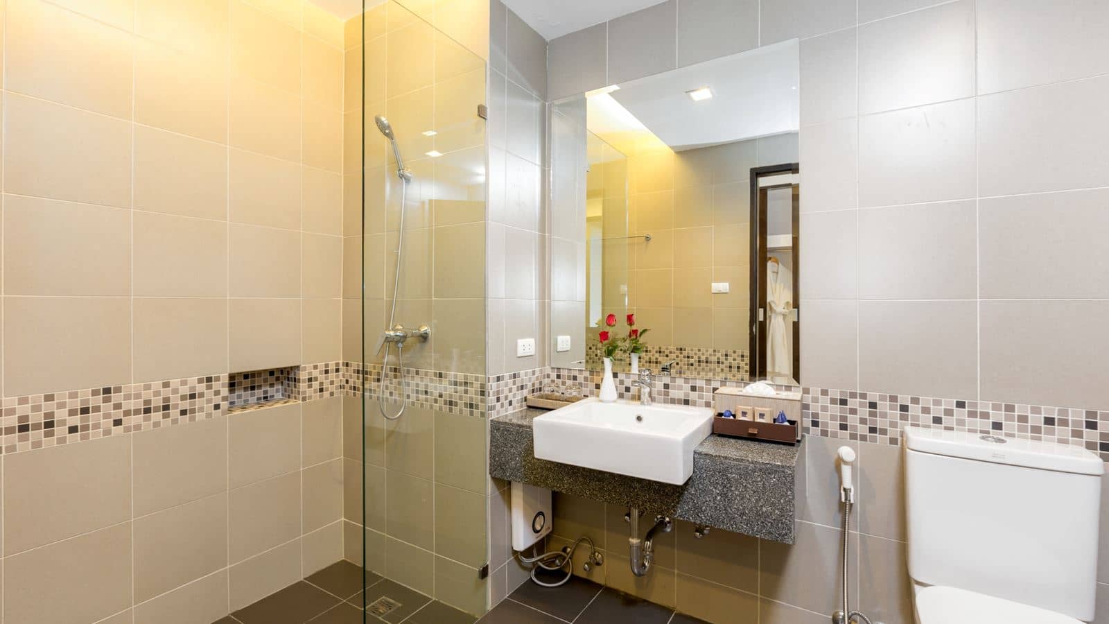 rooms-one-bedroom-suite-pool-access