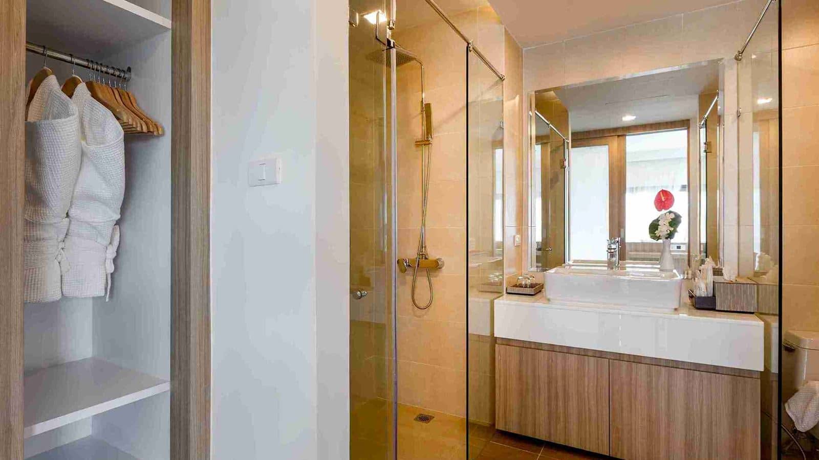 rooms-premier-suite-jacuzzi-seaview