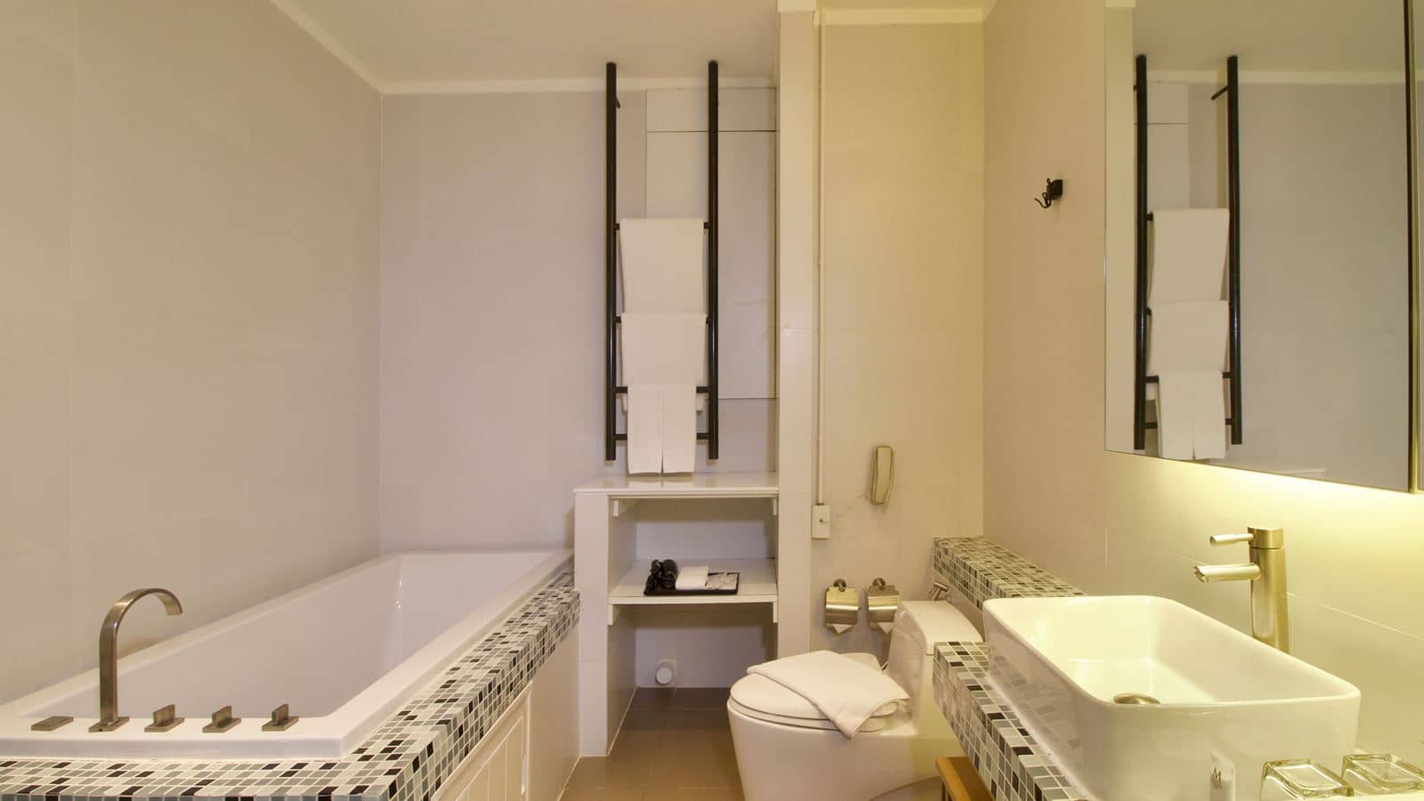 rooms-club-suite