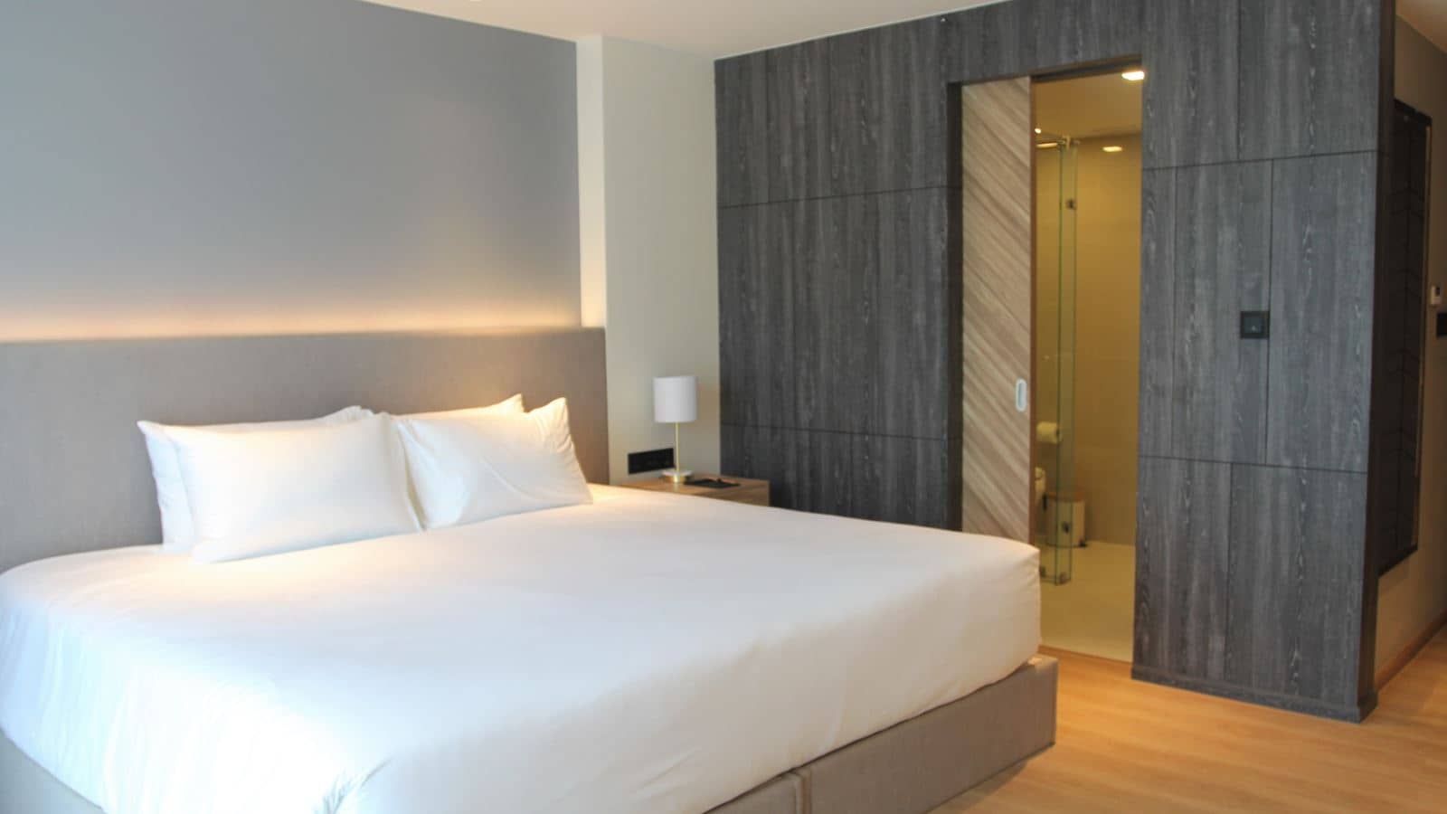 rooms-superior-room