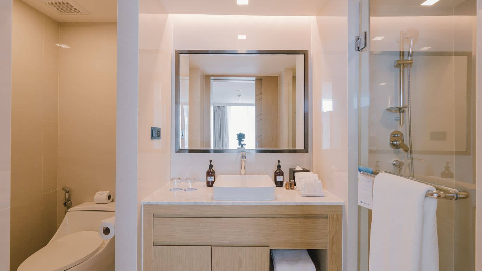 rooms-deluxe-room