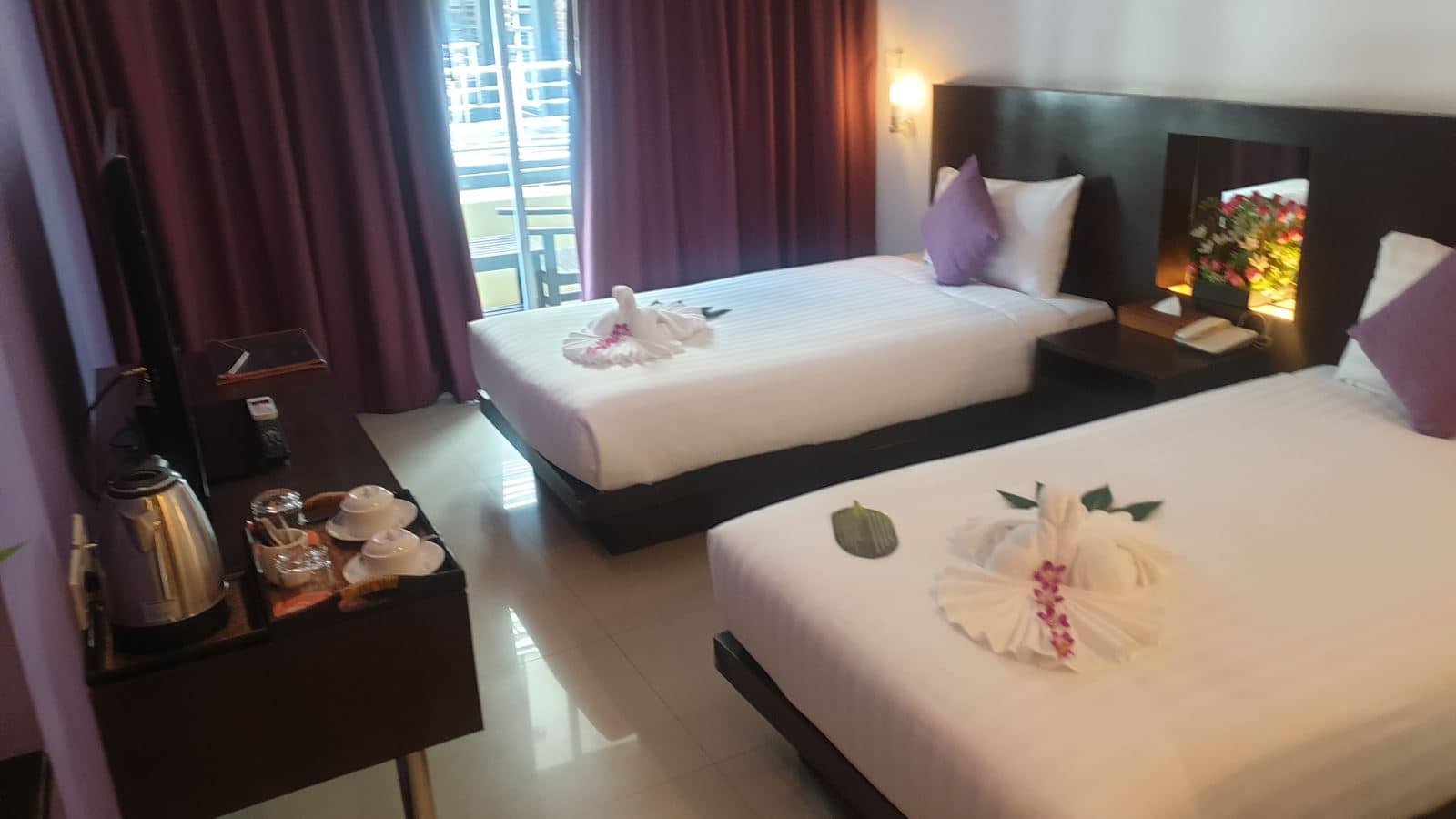 rooms-deluxe-room