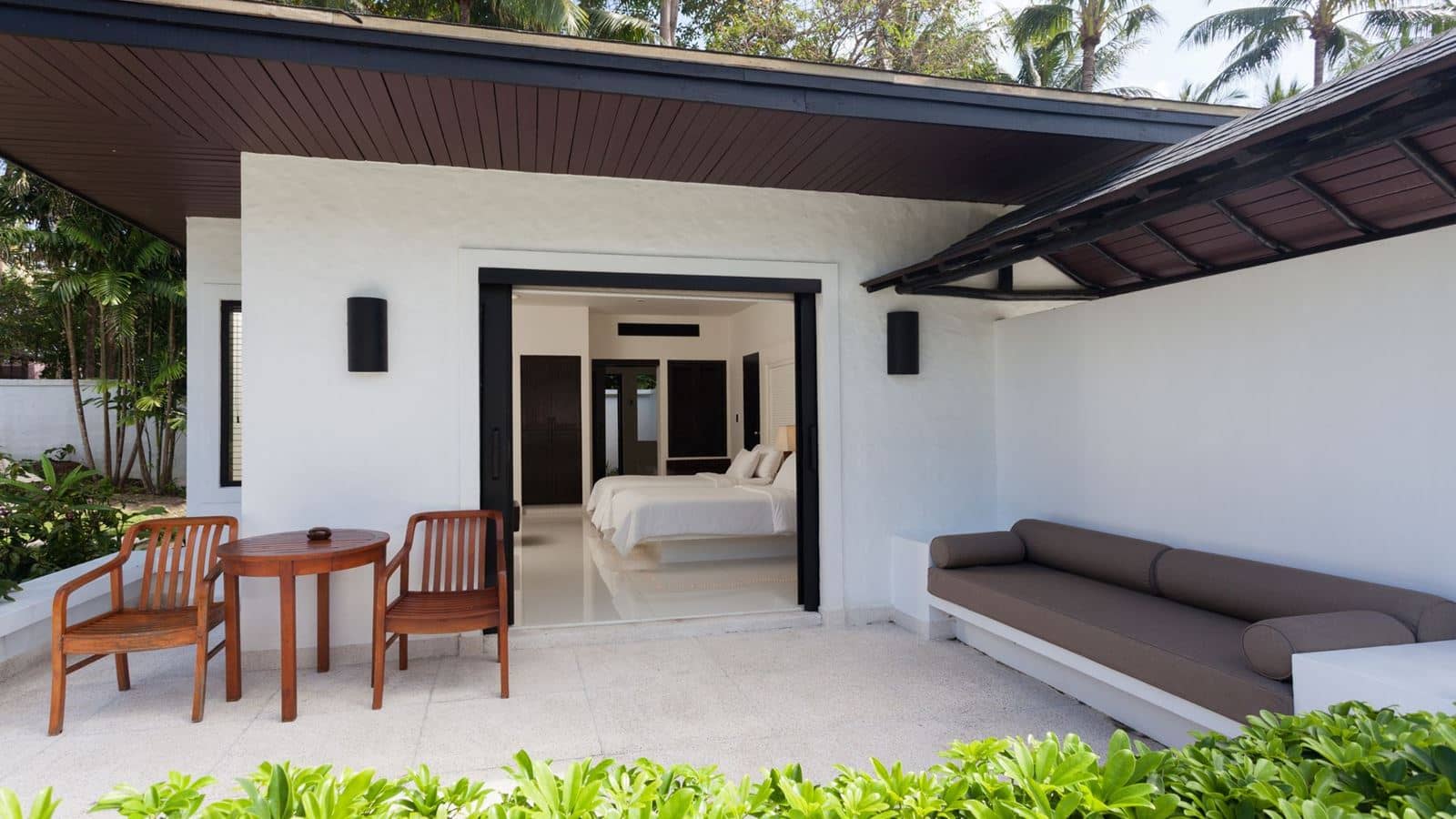 rooms-deluxe-villa-garden-view