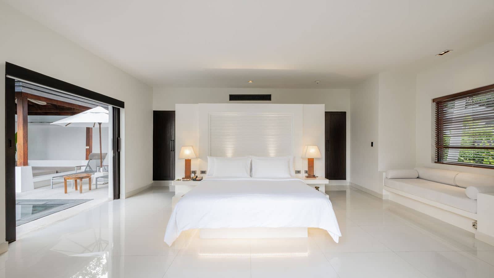 rooms-grand-deluxe-premium-pool-villa-with-seaview