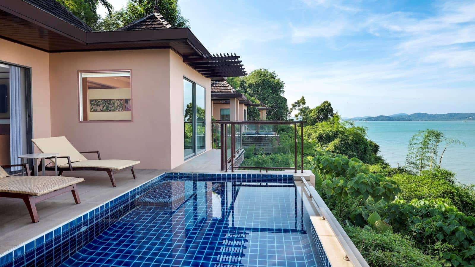 rooms-1-bedroom-sala-pool-villa-seaview