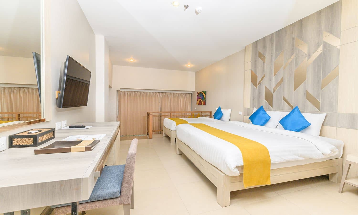 rooms-deluxe-triple-room