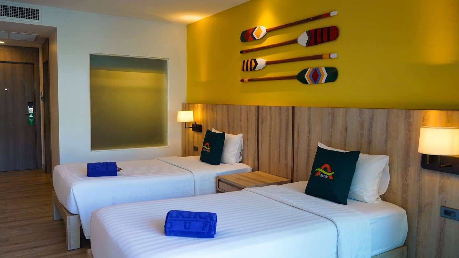 rooms-deluxe-pool-access