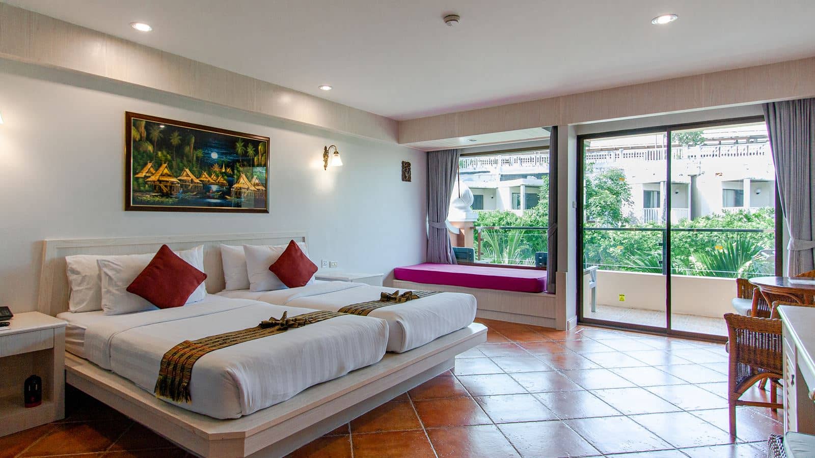 rooms-deluxe-room