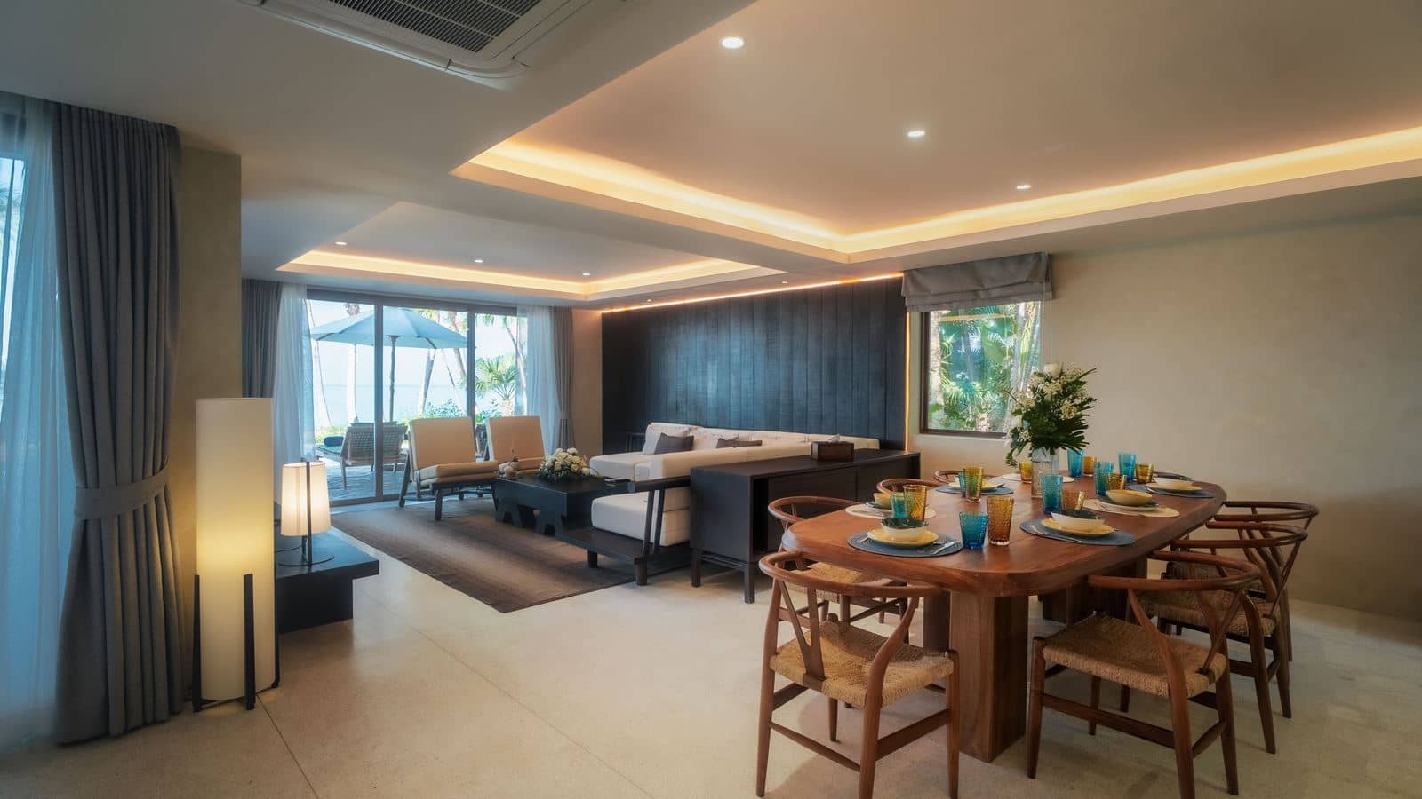 rooms-lux-5-bedroom-grand-beachfront-pool-villa