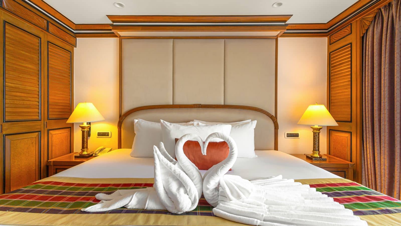 rooms-one-bedroom-heritage-regency-suite