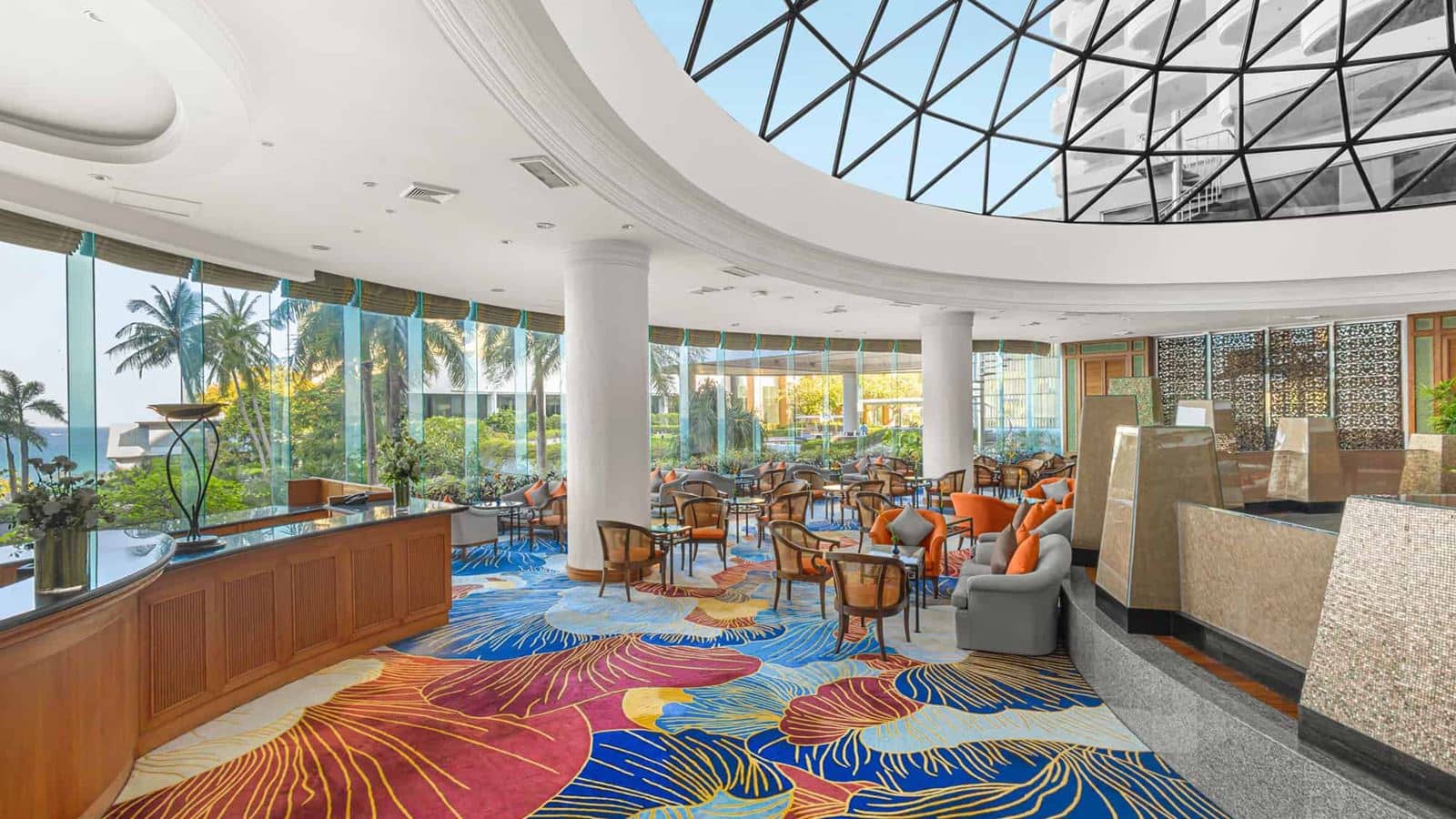 bars-the-bar--royal-cliff-grand-hotel