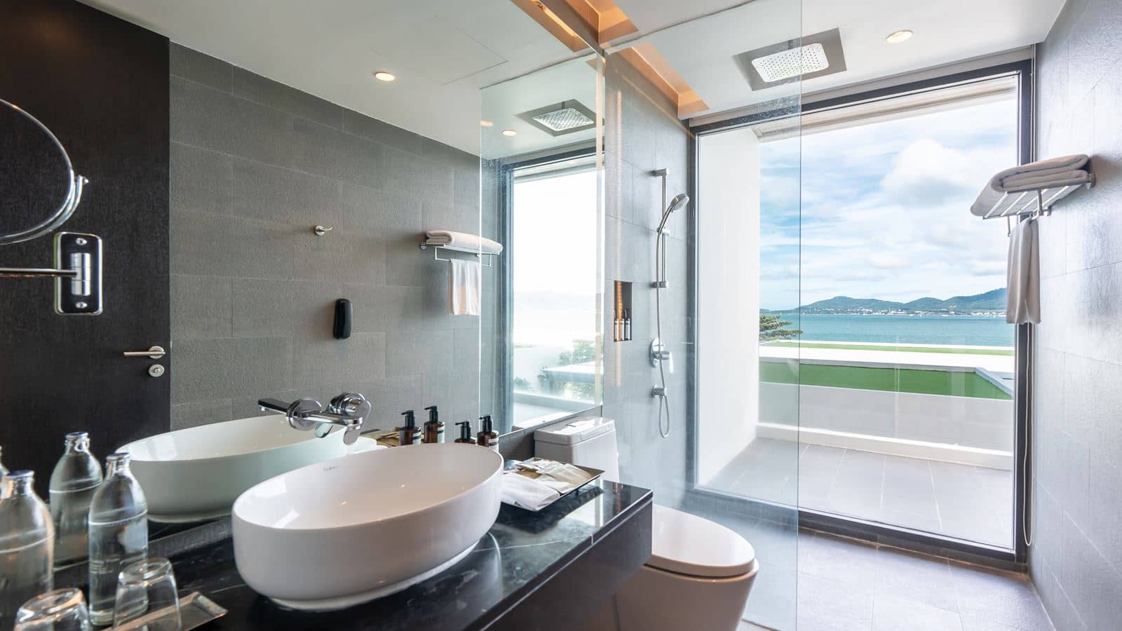 rooms-family-seaview