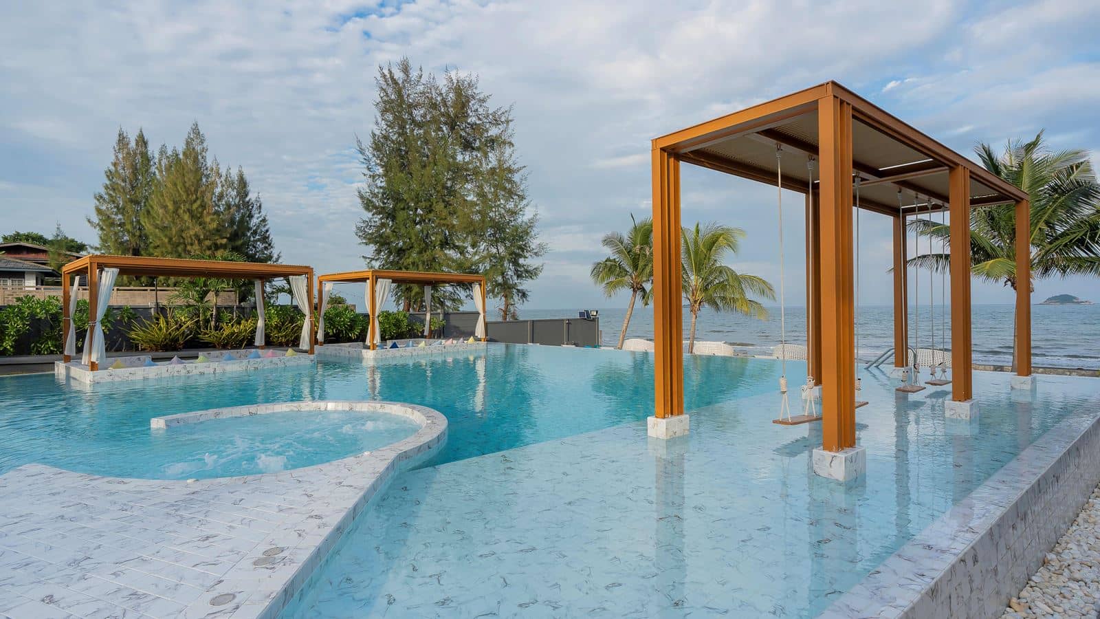 restaurants-carapace-beach-club