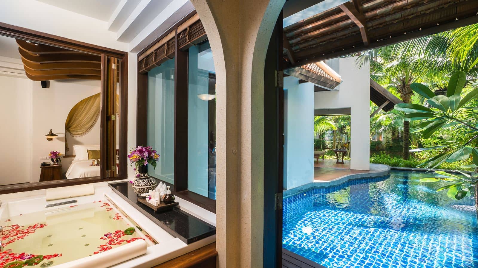 rooms-pool-suite-garden-view