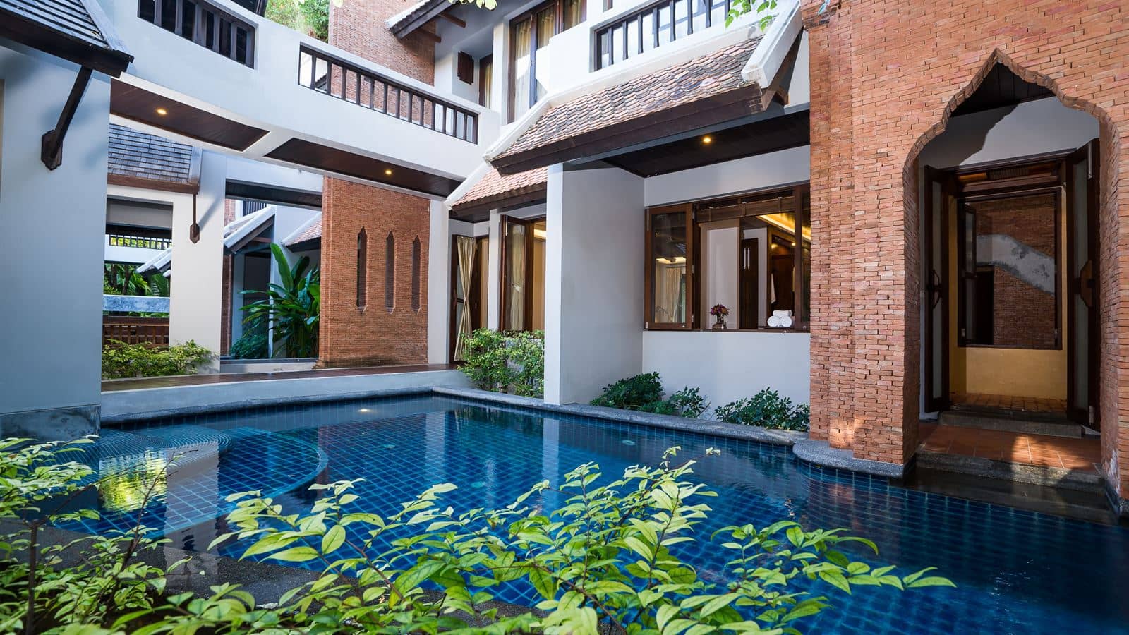 rooms-pool-suite-garden-view