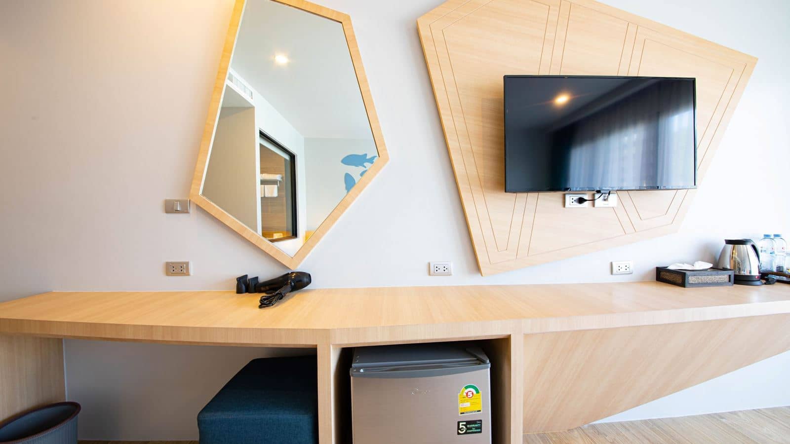 rooms-deluxe-room